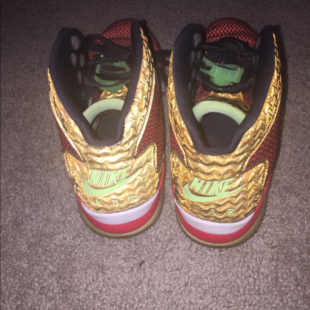 Jordan Retro High Tops - Picture 2 of 4